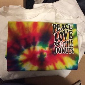 PEACE LOVE & LITTLE DONUTS TYE DYE + 2 WHITE TEES